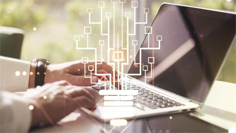 המיילים שלא נגמרים: איך תבטיחו ששום משימה לא תיפול בין הכיסאות בעסק שלכם?